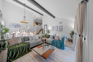 9737 Benavente Pl in San Diego, CA - Building Photo