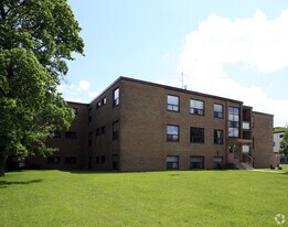 1-3 Wingreen Crt in Toronto, ON - Building Photo