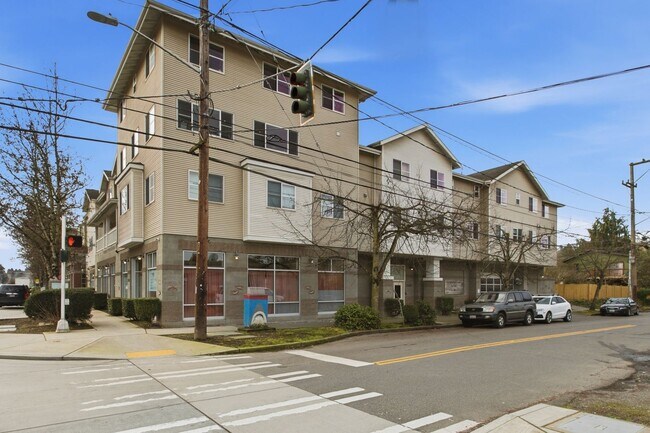 2401 SW Brandon St in Seattle, WA - Building Photo - Building Photo