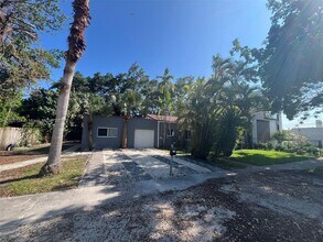 644 NE 82nd Terrace in Miami, FL - Building Photo - Building Photo