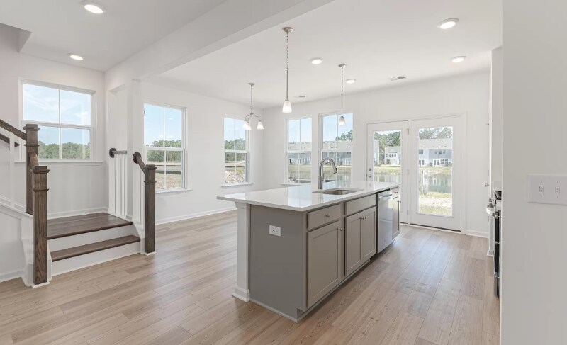 520 Trotters Ln in Moncks Corner, SC - Building Photo