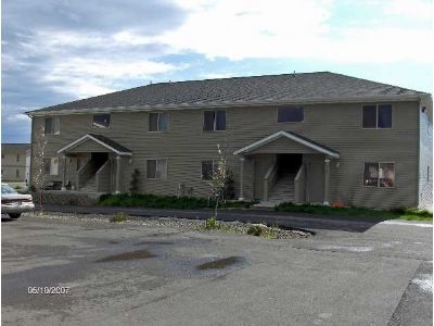 906 E Main St in East Helena, MT - Building Photo