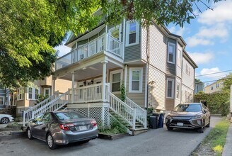 299-301 Alewife Brook Pkwy in Somerville, MA - Building Photo - Building Photo