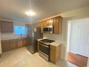 3619 Lazywood Ln in Houston, TX - Foto de edificio - Building Photo