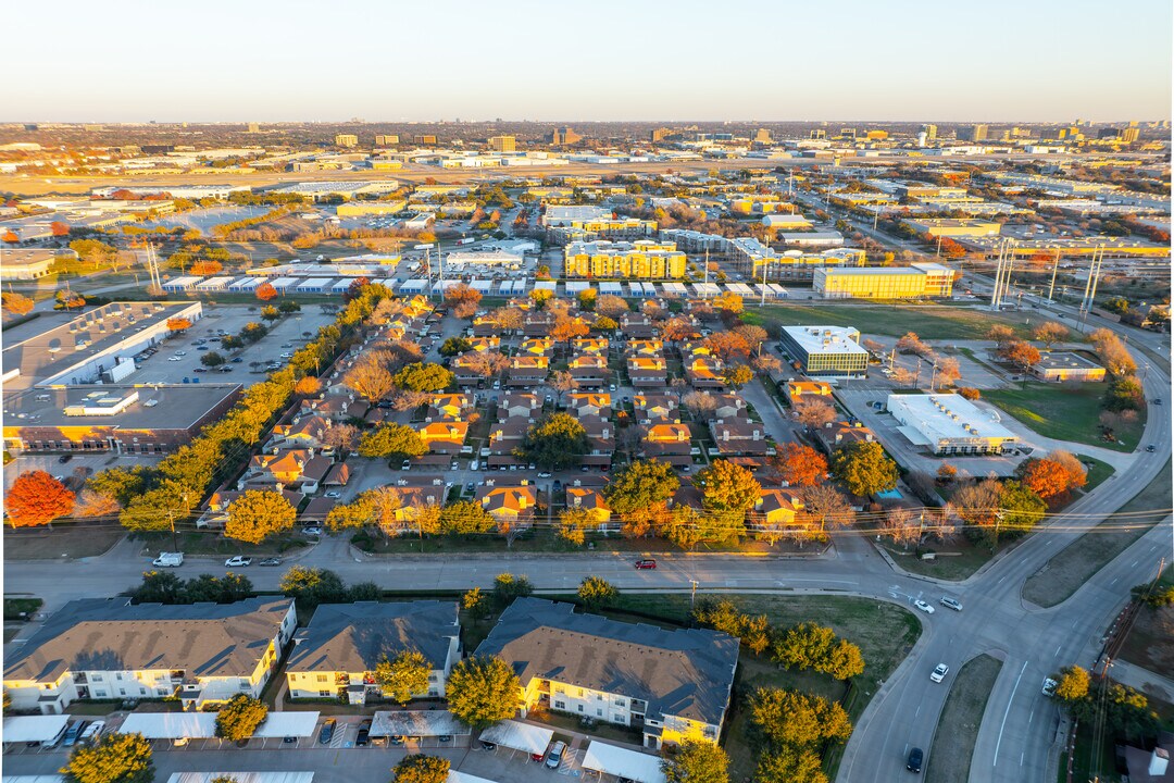 Ridgeline Townhomes in Carrollton, TX - Building Photo