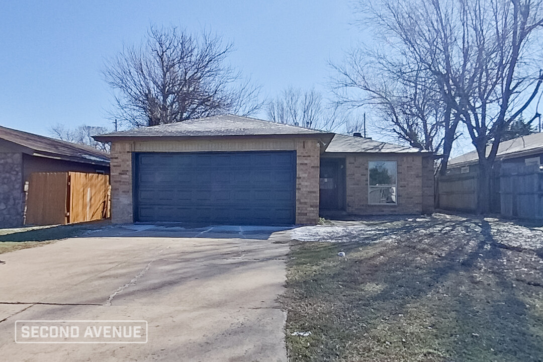 912 NW 102nd St in Oklahoma City, OK - Building Photo