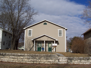 406 Bluemont Ave-Unit -1 in Manhattan, KS - Foto de edificio - Building Photo