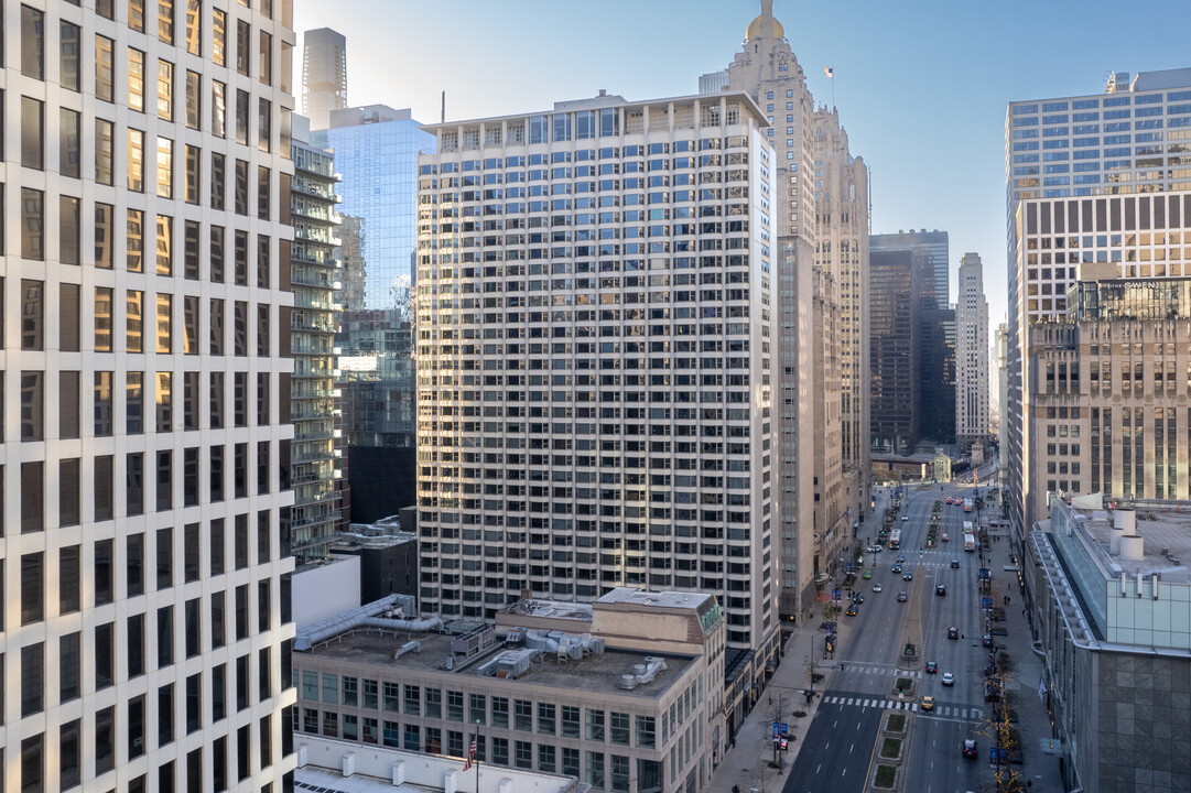 535-541 N Michigan Ave in Chicago, IL - Building Photo