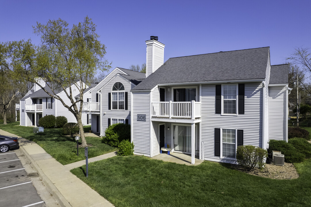 Pinehurst in Kansas City, MO - Foto de edificio