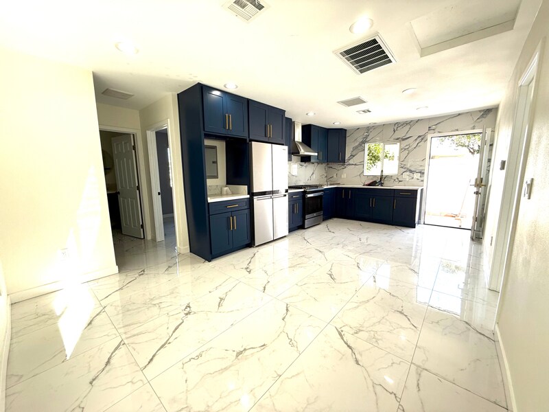8536 Enault Ln in Garden Grove, CA - Building Photo
