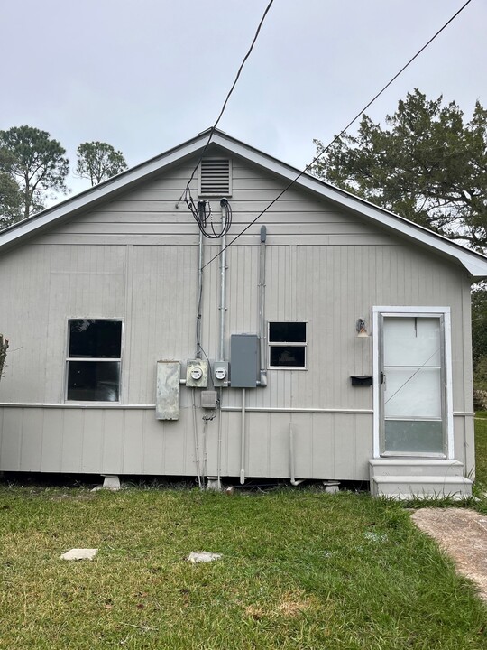 710 Reed Ave, Unit B in Eunice, LA - Building Photo