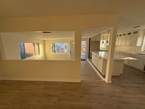 5480 W 121st St in Hawthorne, CA - Building Photo - Building Photo