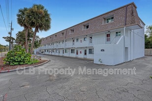 60 Vining Ct in Ormond Beach, FL - Building Photo