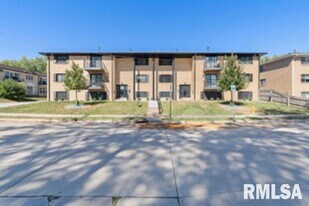 1650 W 42nd St in Davenport, IA - Building Photo