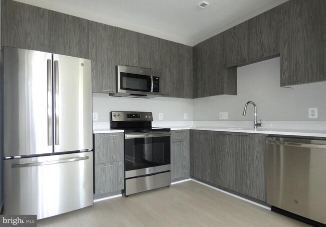 989 S Buchanan St in Arlington, VA - Foto de edificio - Building Photo