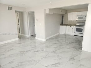 342 E 46th St in Hialeah, FL - Building Photo - Building Photo