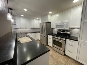 711 NE 7th Ave in Oak Harbor, WA - Building Photo - Building Photo