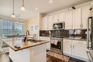 8916 E Caley Way in Centennial, CO - Building Photo