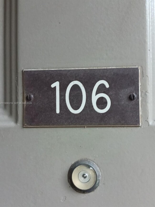 300 Gardens Dr in Pompano Beach, FL - Building Photo - Building Photo