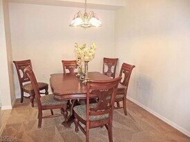 16645 Lake Cir Dr in Ft. Myers, FL - Building Photo