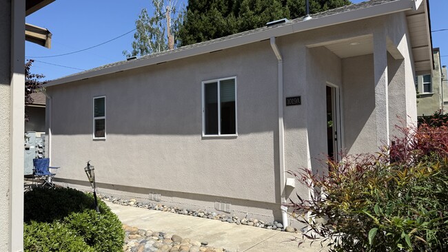 1019 Castro St in Martinez, CA - Building Photo - Building Photo