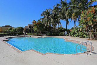 Indian Trace Apartments in West Palm Beach, FL - Building Photo - Building Photo