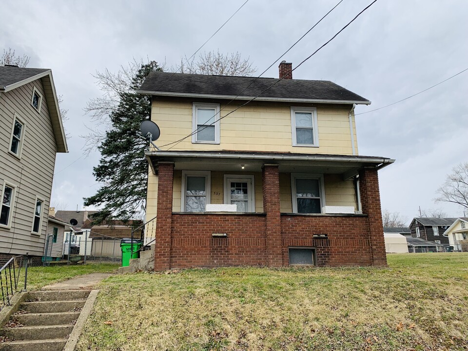 337 11th St SW in Massillon, OH - Building Photo