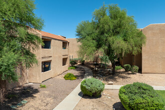 Kachina Springs Apartments in Tucson, AZ - Building Photo - Building Photo