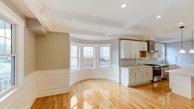 30 Centre St in Boston, MA - Foto de edificio - Building Photo