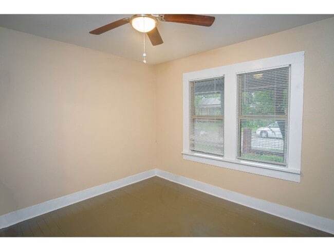 1323 Lamar St, Unit 1 in San Antonio, TX - Foto de edificio - Building Photo