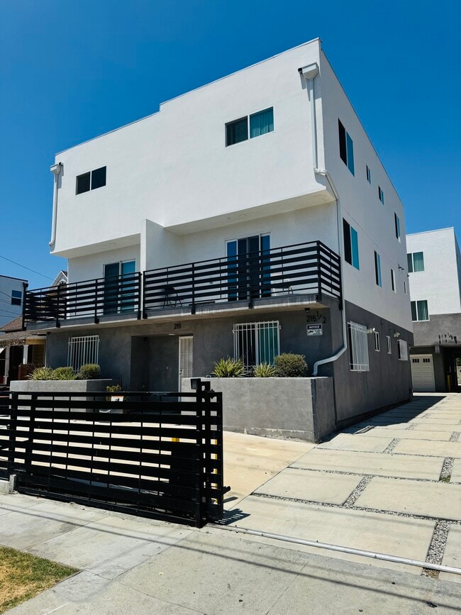 property at 2-212 E 29th St