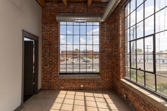 570 S Front St in Columbus, OH - Building Photo - Building Photo