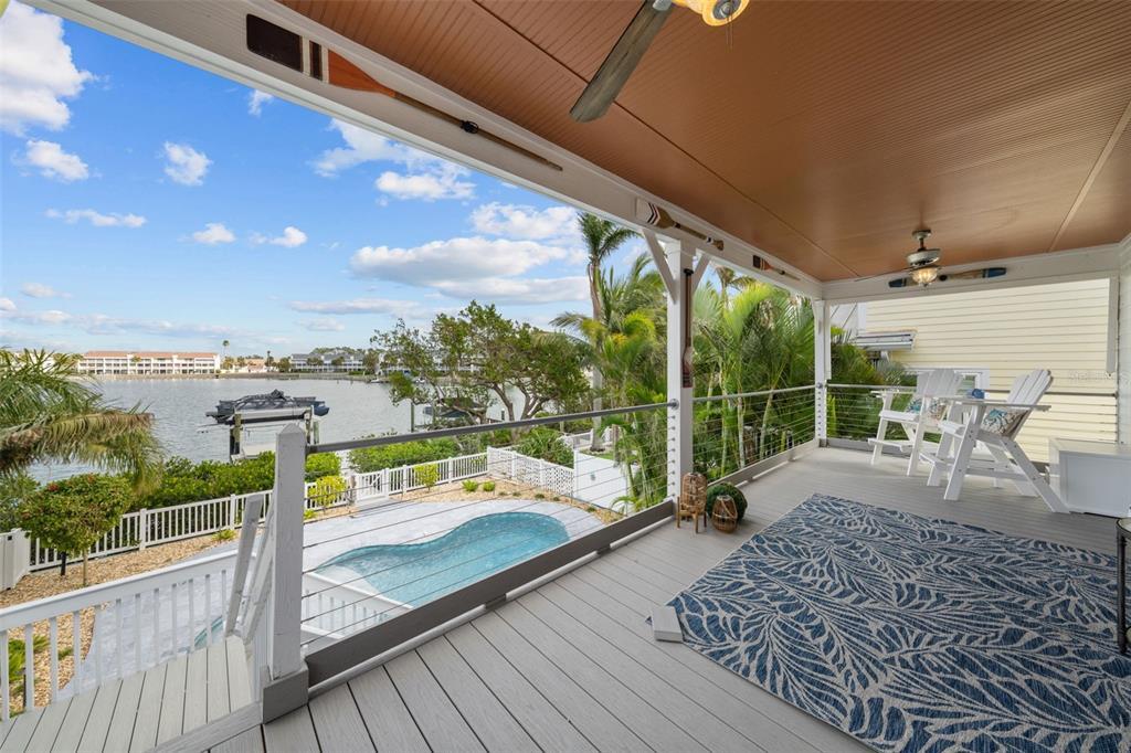 12112 Lagoon Ln in Treasure Island, FL - Building Photo