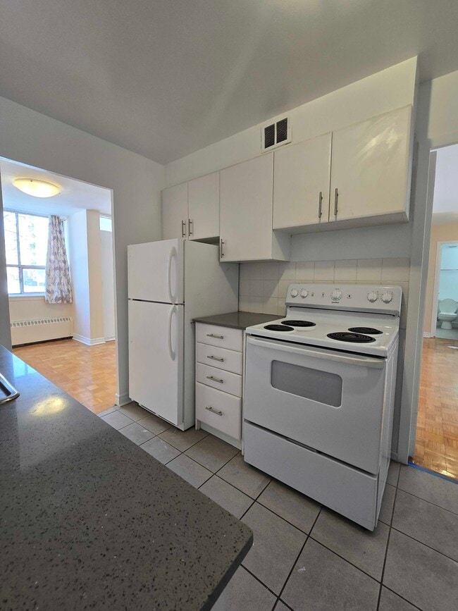 Heath Residences in Toronto, ON - Building Photo - Building Photo