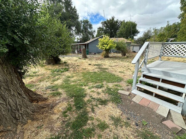 1546 Gary St in Klamath Falls, OR - Building Photo - Building Photo