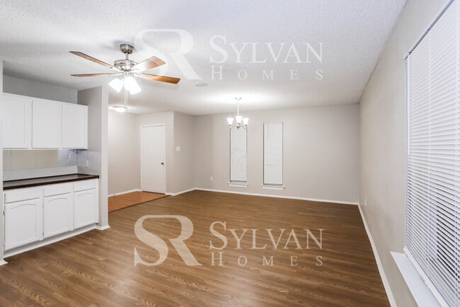 2916 White Oak Ln in Bedford, TX - Building Photo - Building Photo