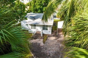 228 SE 7th Ave in Delray Beach, FL - Building Photo