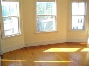 98 Boylston St in Brookline, MA - Building Photo - Building Photo