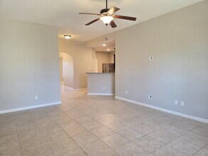 908 Oak Valley in Denton, TX - Building Photo - Building Photo