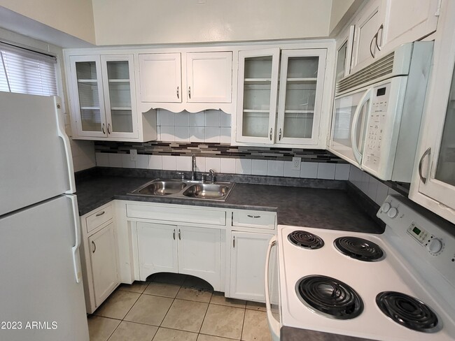 1851 E Yale St in Phoenix, AZ - Building Photo - Building Photo