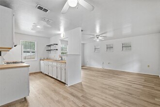 1304 Delano St in Austin, TX - Building Photo - Building Photo