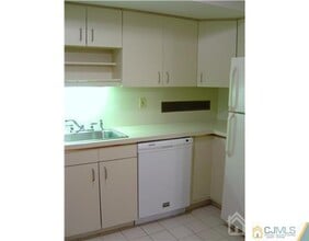 54 Loring Ave in Edison, NJ - Building Photo - Building Photo