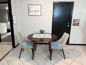 6913 Cocos Dr in Orlando, FL - Foto de edificio - Building Photo