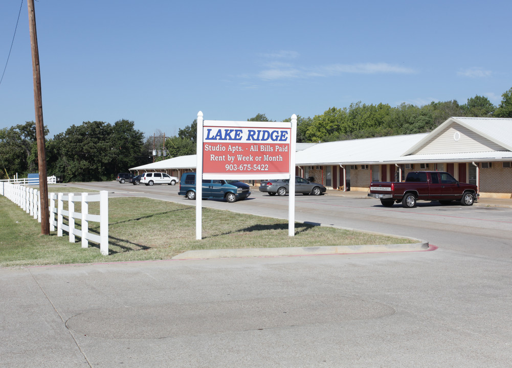 Lake Ridge in Athens, TX - Building Photo