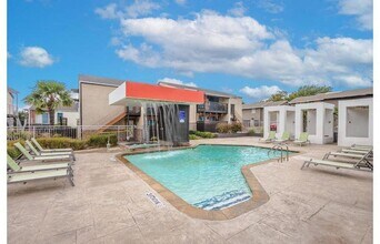 Cityscape in Dallas, TX - Foto de edificio - Building Photo