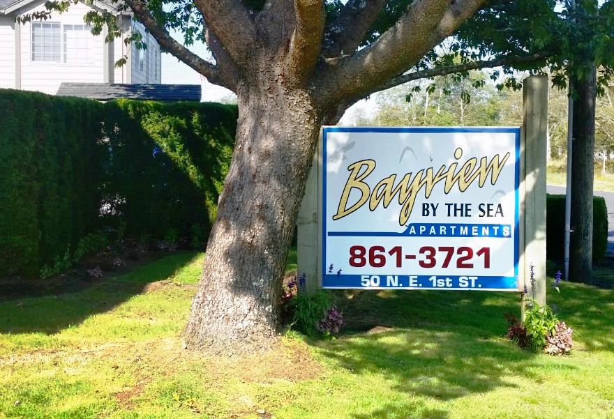 Bayview Apartments in Warrenton, OR - Building Photo