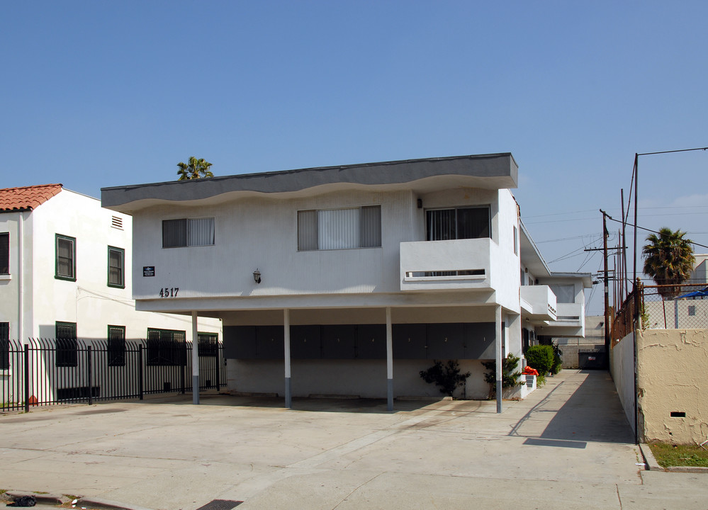 4517 Pickford St in Los Angeles, CA - Foto de edificio