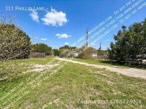 311 Phillip Ln in Liberty Hill, TX - Building Photo - Building Photo