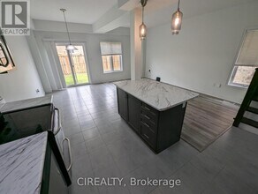 34 Kingsborough Dr in Hamilton, ON - Building Photo - Building Photo