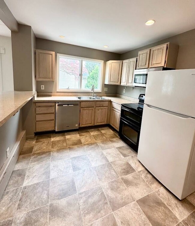 property at 4 Maple Ave